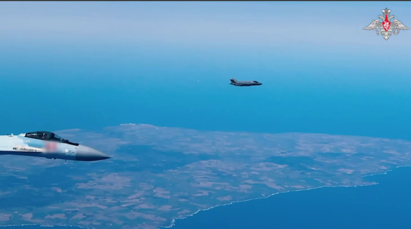 Главное в иноСМИ 22 апреля: У НАТО "припадок" – вблизи подлодки России. "Бонусом" - Ту-22м3, объявлен перехват. Иран "отменяет мир" с США