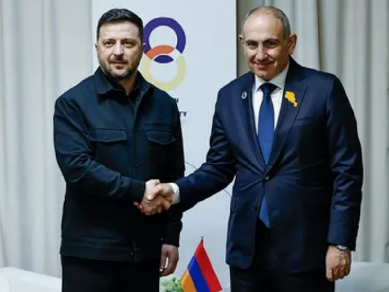 Генерал ВСУ заявил: Россия могла сбить самолёт Зеленского в Ереване, но не стала