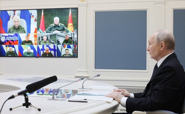 Путин и Лукашенко по видеосвязи провели учения ядерных сил