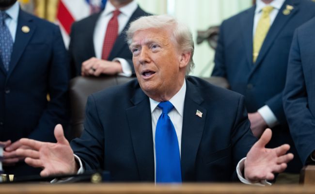 Трамп заметался: Иран пригрозил закрыть Ормуз навсегда