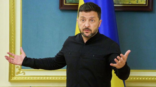 Зеленский продолжает делать вид, что не имеет отношения к Ермаку — Мендель